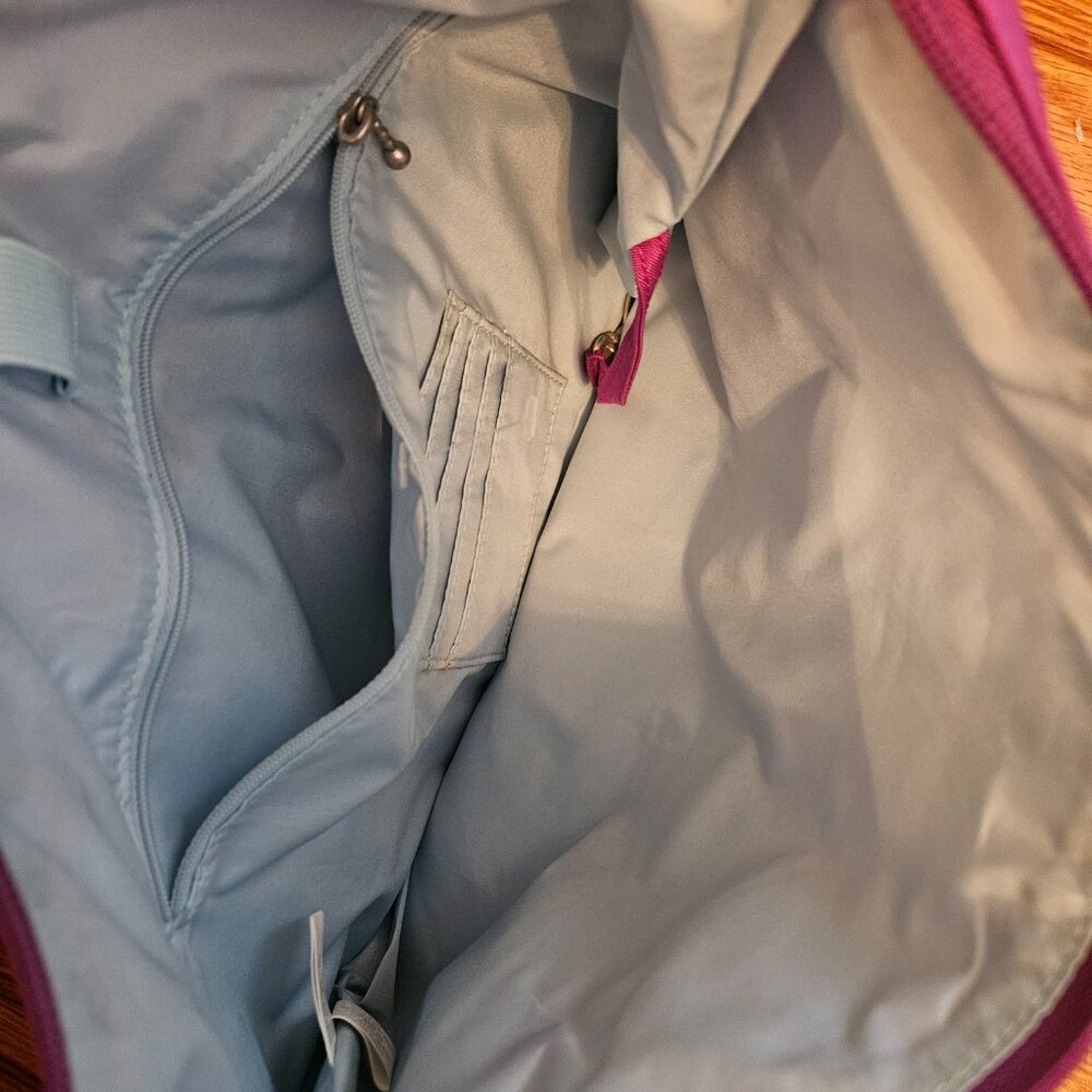 NWT Baggallini Helsinki Silver Hobo Bagg in Magenta/Purple - Picture 12 of 14